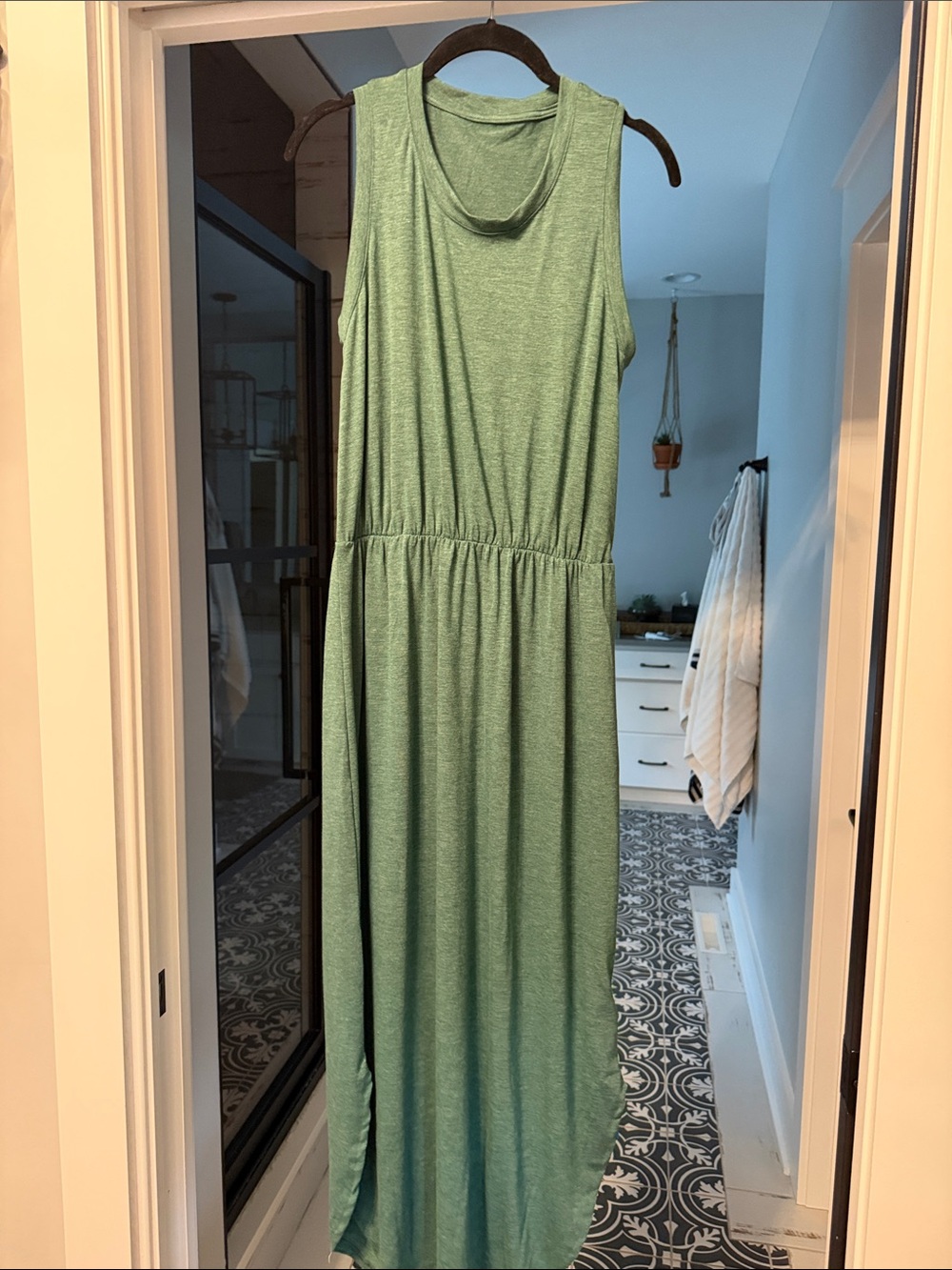 NWT Cupshe Sleeveless Green Midi Dress with Elastic Waist